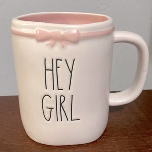 NWOT Rae Dunn “Hey Girl” Mug